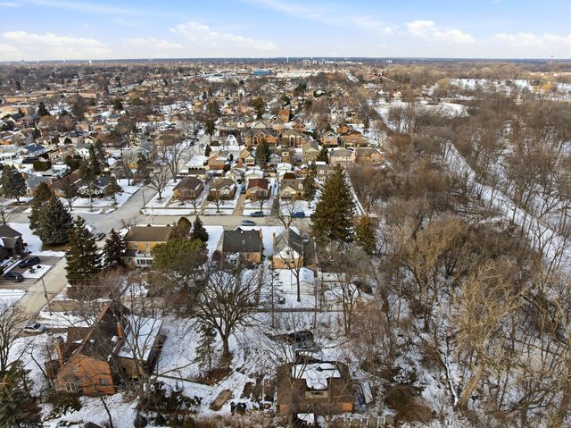 6909 W Niles Terrace, Niles, IL 60714