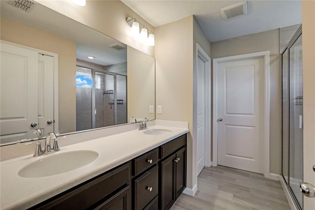 Image 29 of property listing at 519 TYNES BOULEVARD, Middleburg, FL 32068