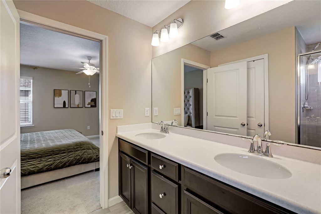 Image 31 of property listing at 519 TYNES BOULEVARD, Middleburg, FL 32068