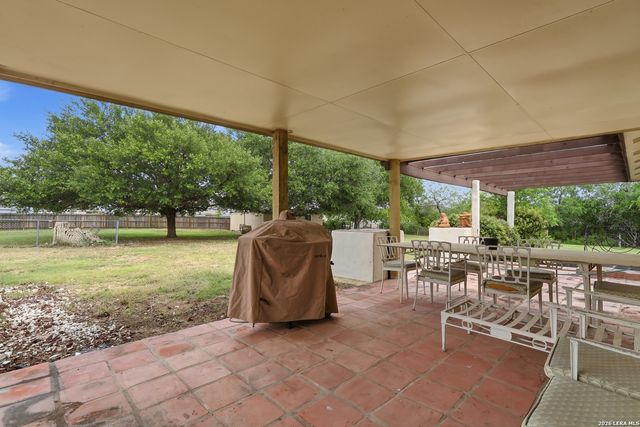5220 E FM 1518 N, St Hedwig, TX 78152