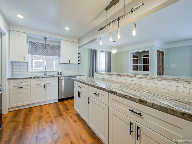 203 Pare Street, Clawson, MI 48017