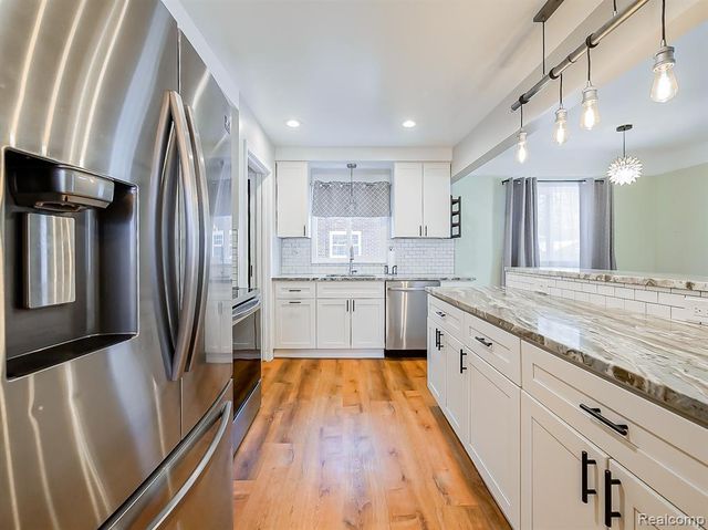 203 Pare Street, Clawson, MI 48017