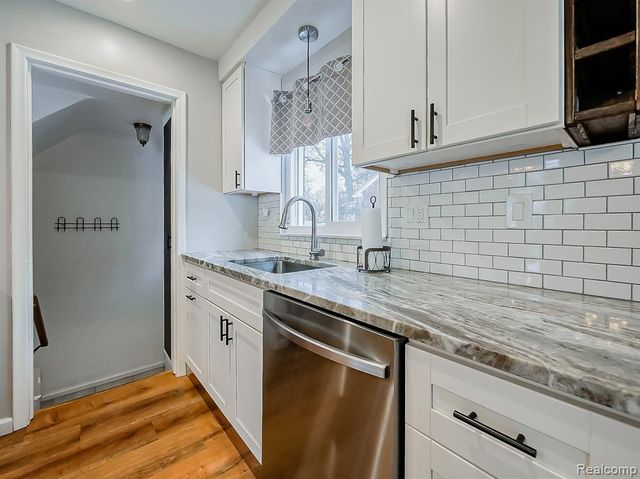 203 Pare Street, Clawson, MI 48017