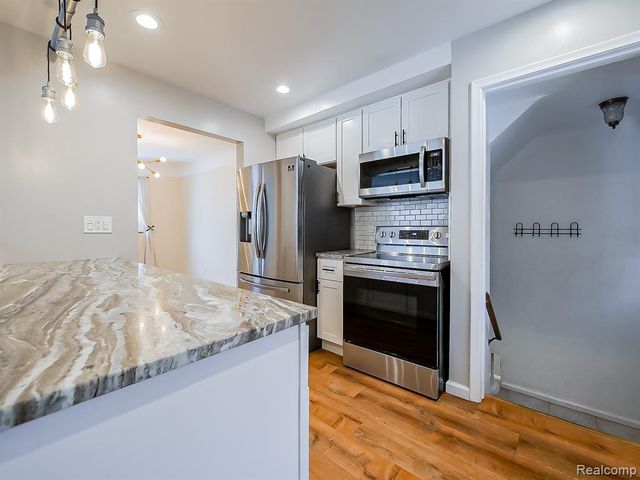 203 Pare Street, Clawson, MI 48017