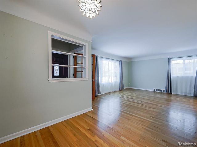 203 Pare Street, Clawson, MI 48017