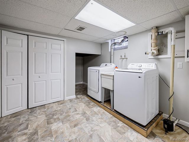 203 Pare Street, Clawson, MI 48017