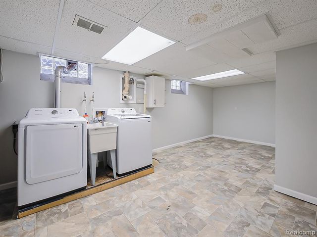 203 Pare Street, Clawson, MI 48017