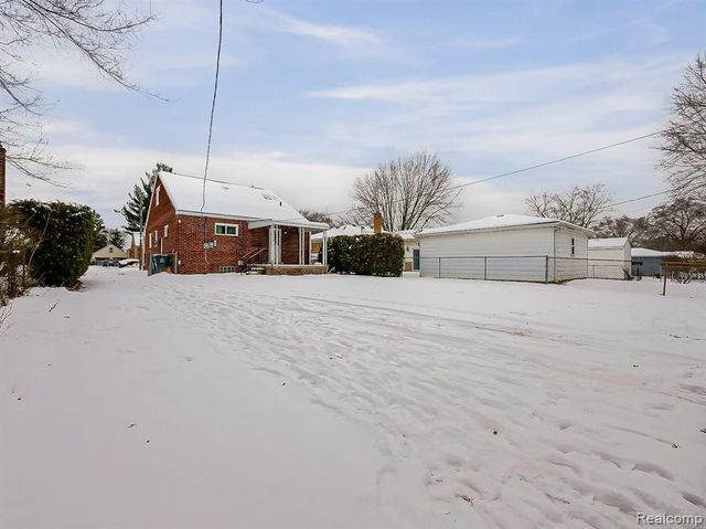 203 Pare Street, Clawson, MI 48017