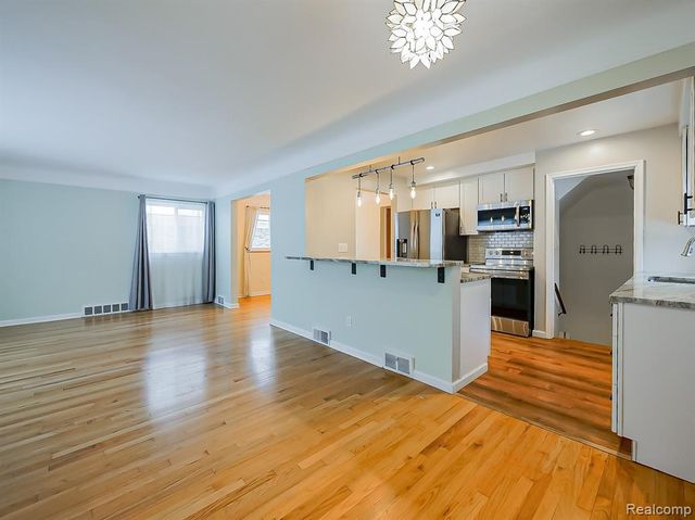 203 Pare Street, Clawson, MI 48017