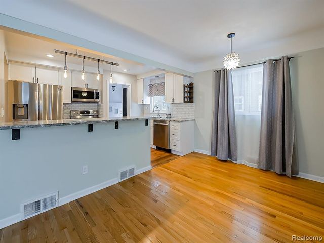 203 Pare Street, Clawson, MI 48017