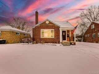 203 Pare Street, Clawson, MI 48017