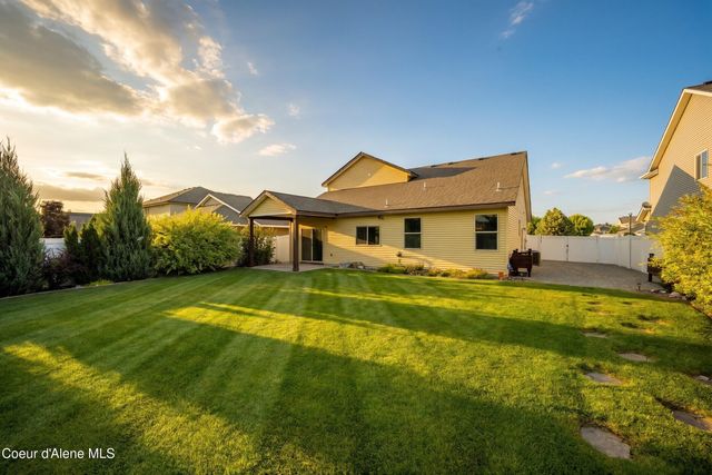 1543 N Chetco DR, Post Falls, ID 83854