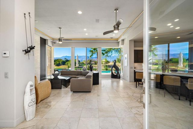 196 Loch Lomond Road, Rancho Mirage, CA 92270