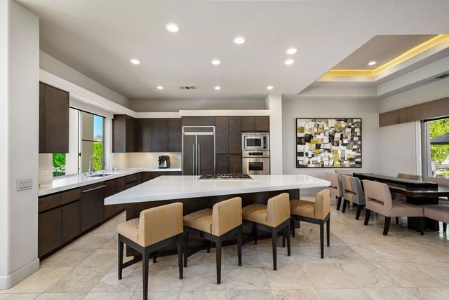 196 Loch Lomond Road, Rancho Mirage, CA 92270