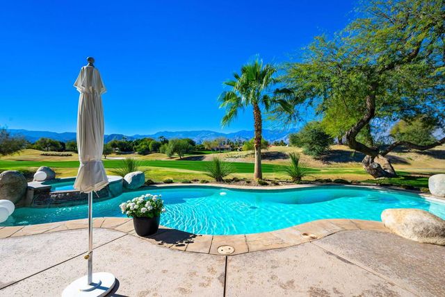 196 Loch Lomond Road, Rancho Mirage, CA 92270