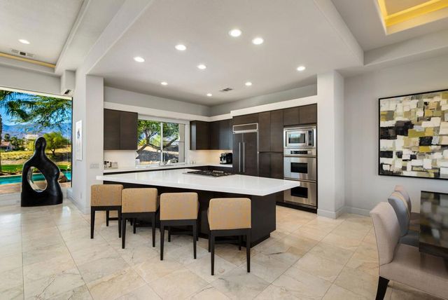 196 Loch Lomond Road, Rancho Mirage, CA 92270