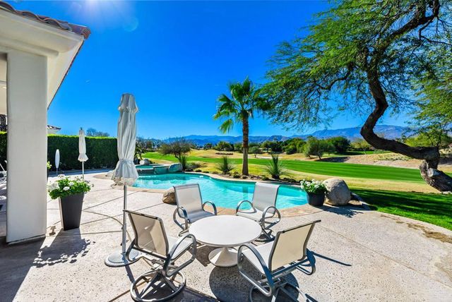 196 Loch Lomond Road, Rancho Mirage, CA 92270