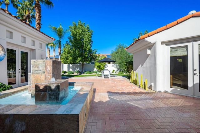 196 Loch Lomond Road, Rancho Mirage, CA 92270
