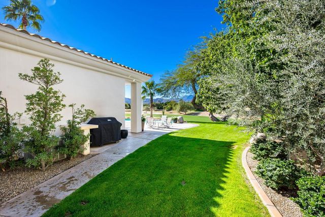 196 Loch Lomond Road, Rancho Mirage, CA 92270