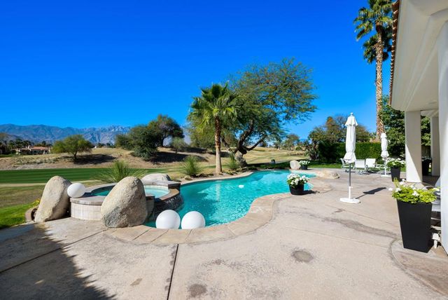 196 Loch Lomond Road, Rancho Mirage, CA 92270