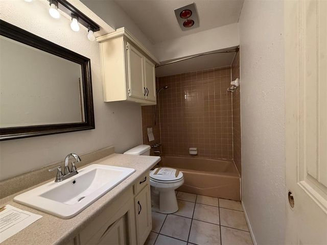 3128 SW 100th Place, Oklahoma City, OK 73159