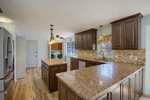 27 Murcia Way, Hot Springs Village, AR 71909