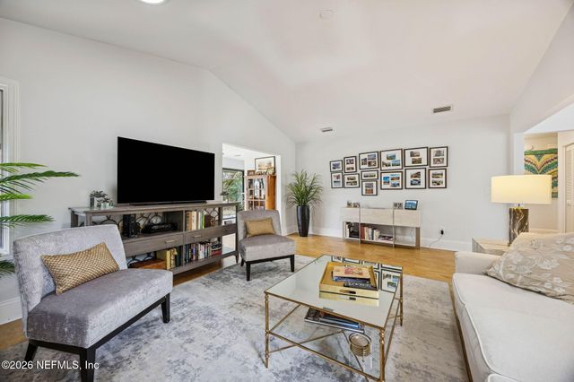 17 CARRIAGE Lane, Ponte Vedra Beach, FL 32082