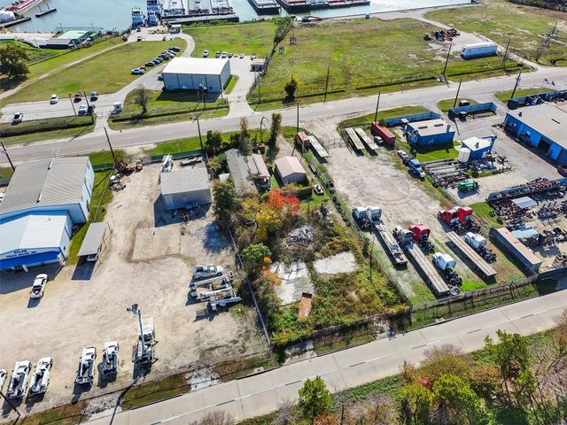 16935 Market Street, Channelview, TX 77530