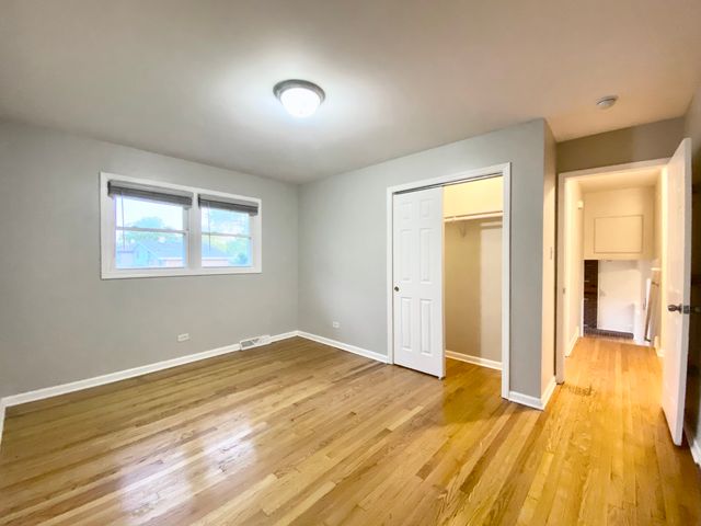 112 E 160th Place, South Holland, IL 60473
