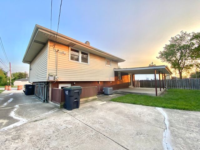 112 E 160th Place, South Holland, IL 60473