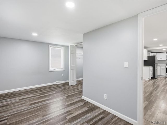 592 Overlook Street, White Lake, MI 48386
