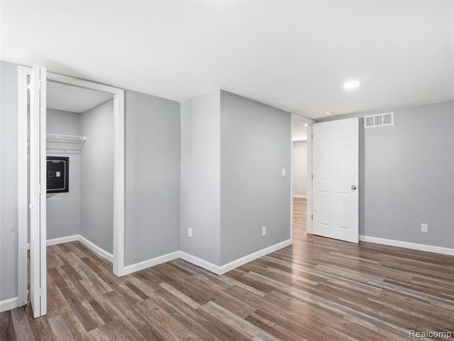 592 Overlook Street, White Lake, MI 48386