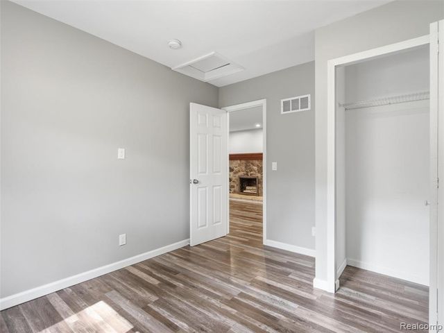 592 Overlook Street, White Lake, MI 48386