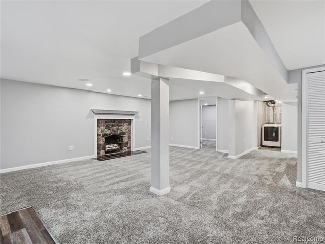 592 Overlook Street, White Lake, MI 48386