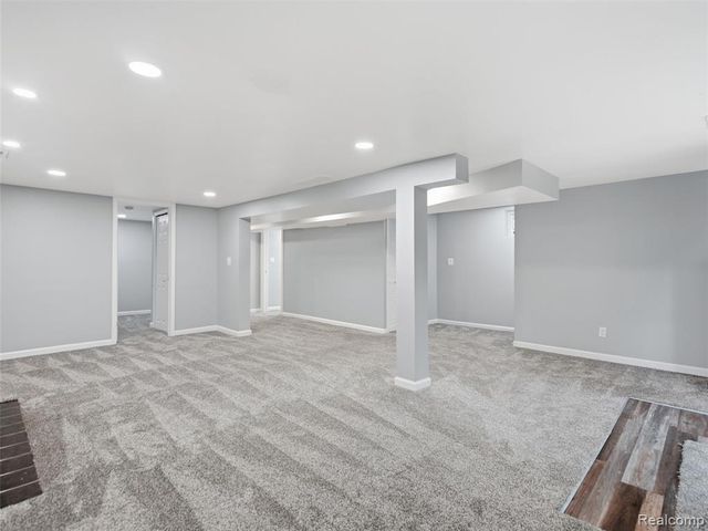 592 Overlook Street, White Lake, MI 48386