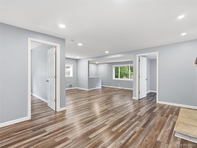 592 Overlook Street, White Lake, MI 48386