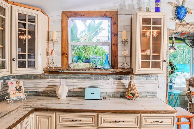 4380 BENVIEW AVENUE, Weeki Wachee, FL 34607