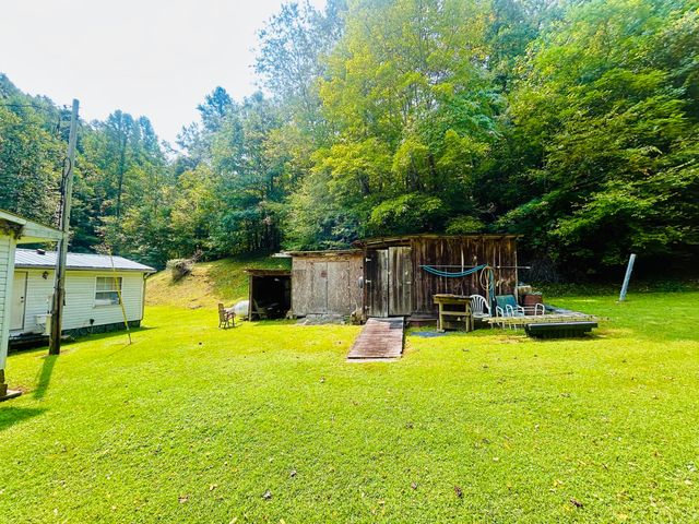 2668 Upper Teges Road, Manchester, KY 40962