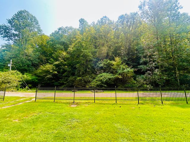 2668 Upper Teges Road, Manchester, KY 40962