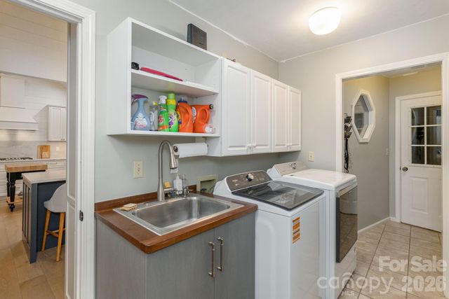 940 Winding Creek Road, Sapphire, NC 28774