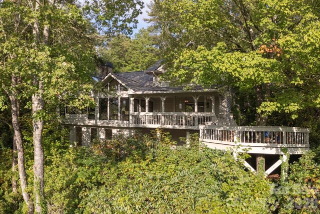 940 Winding Creek Road, Sapphire, NC 28774