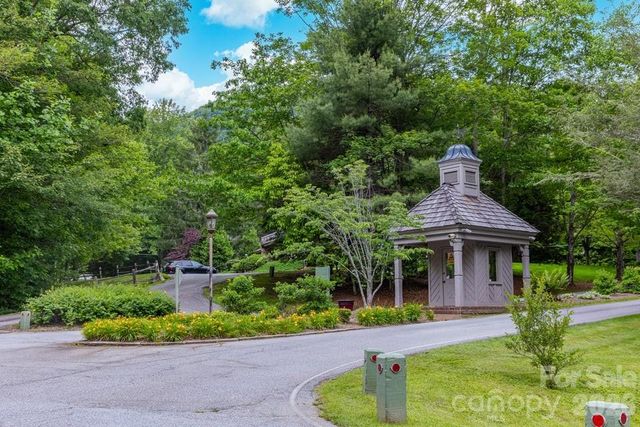 940 Winding Creek Road, Sapphire, NC 28774