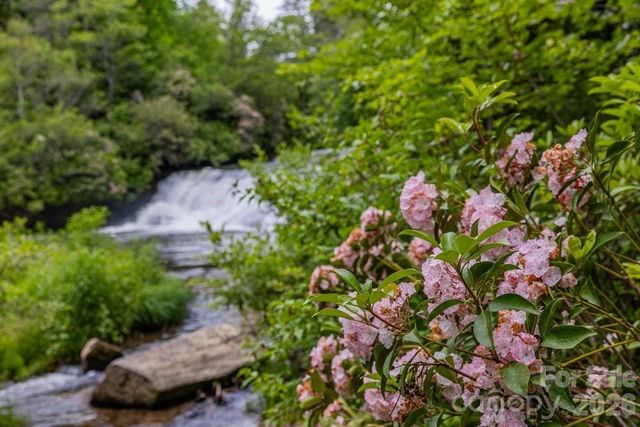 940 Winding Creek Road, Sapphire, NC 28774