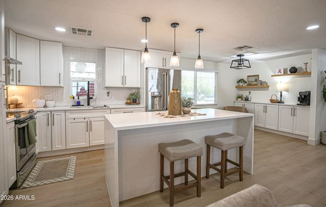 17817 N 6th Street, Phoenix, AZ 85022