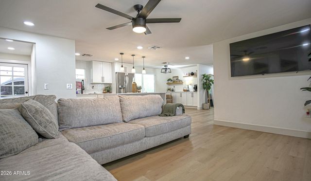 17817 N 6th Street, Phoenix, AZ 85022