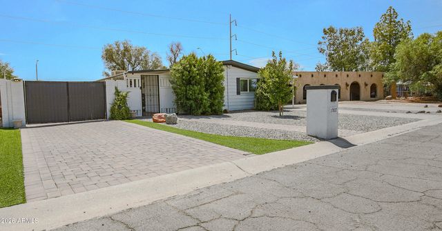 17817 N 6th Street, Phoenix, AZ 85022