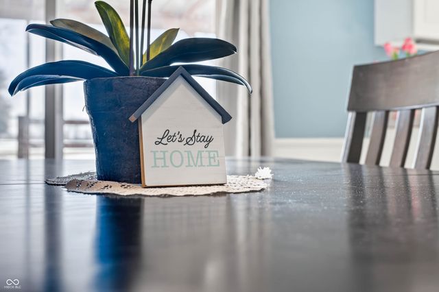 793 W 500 N, Whiteland, IN 46184