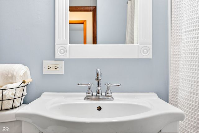 793 W 500 N, Whiteland, IN 46184