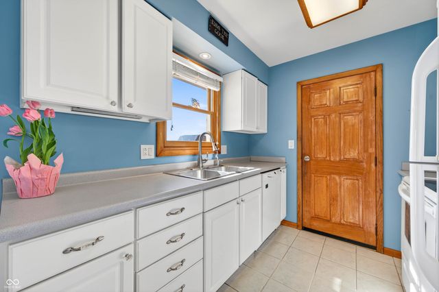 793 W 500 N, Whiteland, IN 46184