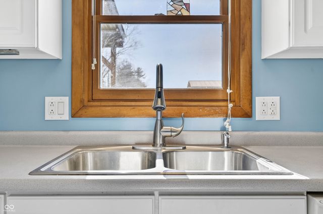 793 W 500 N, Whiteland, IN 46184